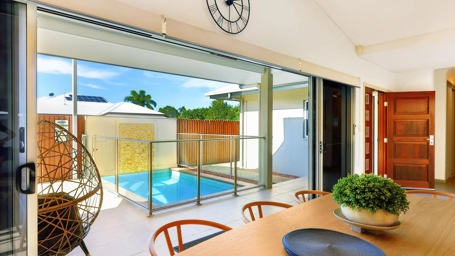 Private Luxury Haven With Suv Hire, Pool, Near Marina Villa Trinity Beach 0*,  Australien